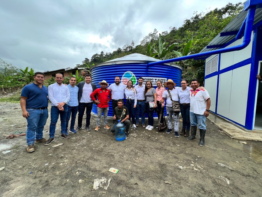 Entrega del primer sistema de captación y potabilización de aguas lluvias para consumo humano en la vereda La Punta y La Loma en Pueblo Rico